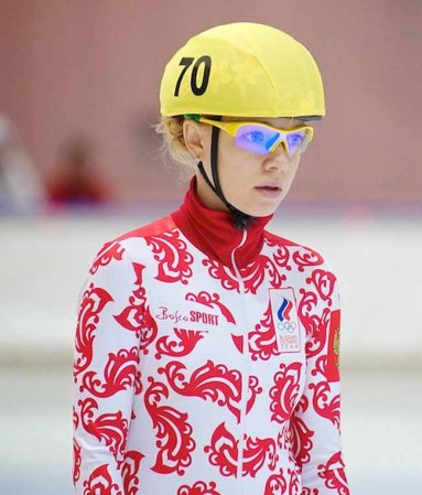 Es una apasionada del patinaje y los deportes de invierno y compite desde bien joven.