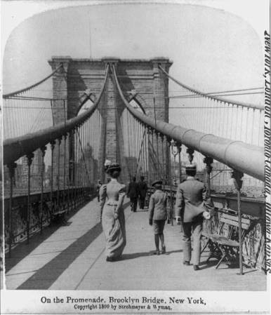 El puente une los distritos de Manhattan y de Brooklyn en la ciudad de Nueva York.
