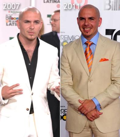 Pitbull<br /><br />Súper elegante, el rapero lució en alfombra 2011 una arriesgada combinación de narnaja, azul y beige, mientra que cinco años antes, en 2007, su look se veía mucho más casual y relajado.