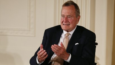 Hospitalizan al expresidente George H.W. Bush