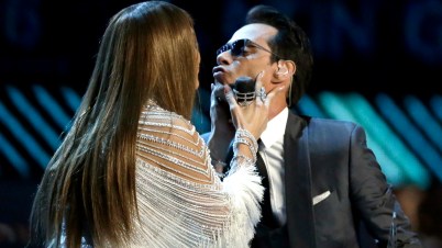 J. Lo y Marc enloquecen los Latin Grammy con tierno beso