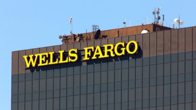 Multan a Wells Fargo por escándalo de cuentas ficticias