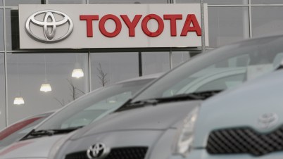 Toyota llama a revisión más de 5 millones de autos