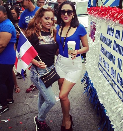 Miles de dominicanos se congregaron para celebrar por todo lo alto el Desfile Dominicano de El Bronx 2013 en la ciudad de Nueva York.