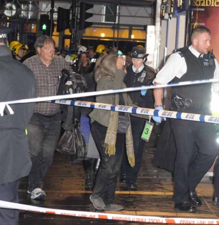 Pesadilla en Londres por el derrumbe del techo de un teatro.