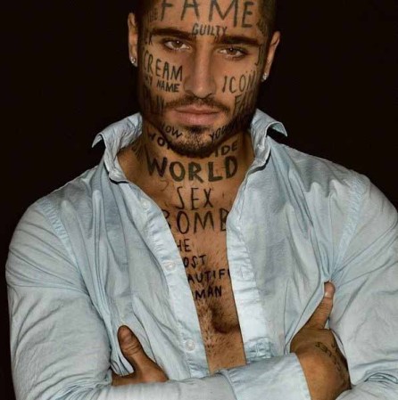 Vin Los, el sensual modelo de los tatuajes en la cara.
