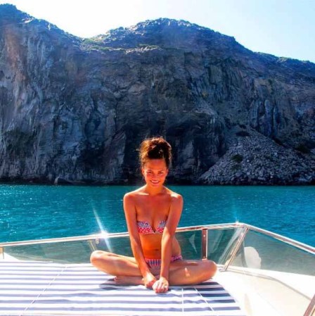 Chrissy Teigen: rechazada por sus kilos de más en sus inicios y adorada por todos ahora.