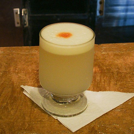 El pisco: es un tipo de aguardiente de uvas que se produce en Chile y Perú del cual existen dos variedades. Pisco del Perú: destilado peruano de uvas quebranta, uvina, mollar, negra corriente, albilla, italia, moscatel y torontel.