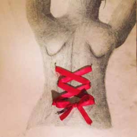 Debido a que la curación de múltiples piercings a la vez es bastante estresante para el cuerpo, la mayoría de las personas optan por llevar piercings corsé temporales.