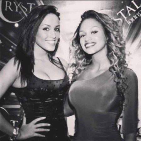 Fanny Neguesha novia de Balotelli con una amiga