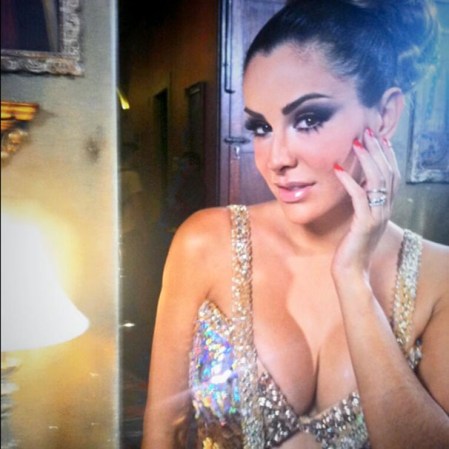 Como su disco homónimo, Ninel es un verdadero "Bombón asesino"