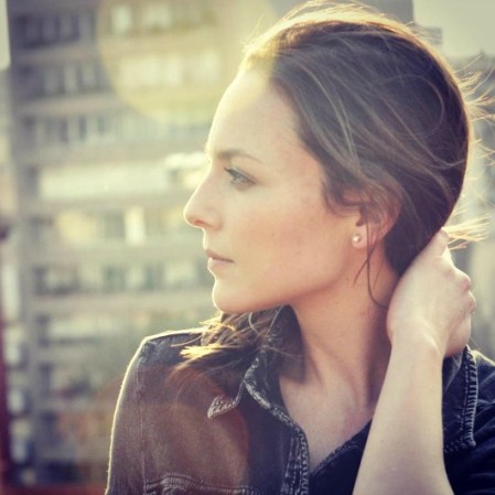 La actriz Pía Watson es Adriana en “Los Miserables”, novela dirigida por Carlos Villegas.