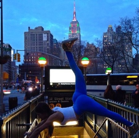 Jen Selter es una gurú del ejercicio de 20 años quien se ha convertido en una sensación en Internet. Sus "selfies" en Instagram son legendarios.