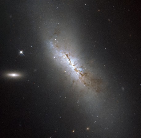 Galaxia conocida como NGC 4424, localizada en la constelación de Virgo.