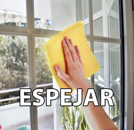 Espejar: despejar, limpiar, pulir, lustrar.