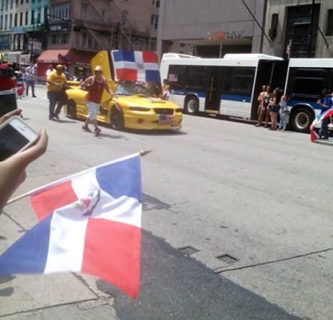 Cientos de miles de personas tomaron las calles de Nueva York para festejar el Gran Desfile Nacional Dominicano, una cita ya clásica y que cada año llena la Sexta avenida de música y colorido.