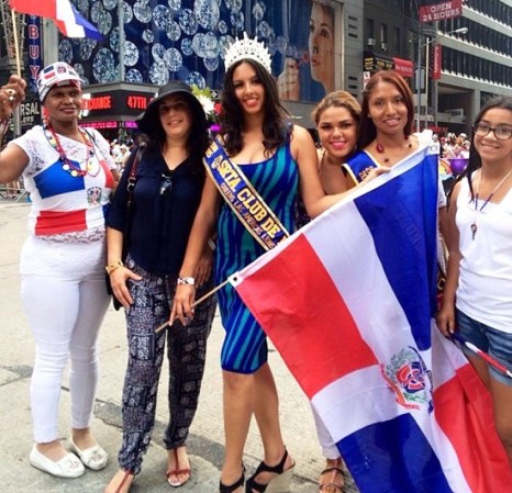 Cientos de miles de personas tomaron las calles de Nueva York para festejar el Gran Desfile Nacional Dominicano, una cita ya clásica y que cada año llena la Sexta avenida de música y colorido.