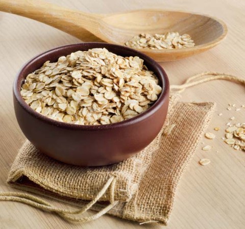 La avena rica en fibra, vitamina B1, magnesio, proteína y fósforo, es una excelente fuente de energía.
