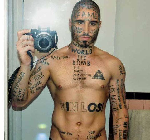 24 son también los años que tiene con lo que desde aquí nos preguntamos si el año que viene se tatuará uno nuevo para ir siempre acorde con la edad.
