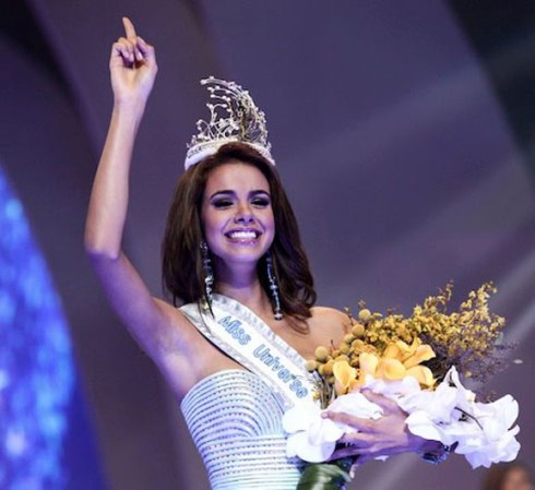 La coronación de Koehler Peña como Miss Puerto Rico 2012 estuvo enmarcada en la controversia dado que nació en Holanda, de madre dominicana y padre holandés.