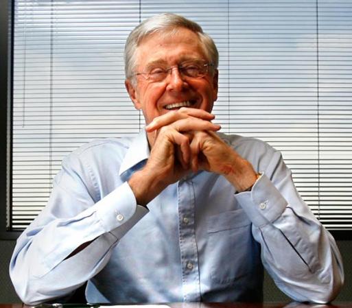 Charles Koch, 76 años de edad, encabeza la empresa Koch Industries y su fortuna es de $31,000 millones de dólares.<br /><br /><br /><br />Fuente: Forbes
