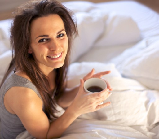 ¿Qué mejor que dejar programa tu cafetera para que el lunes te levantes con un maravilloso olor a café?
