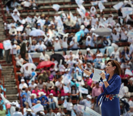 La candidata aseguró que la elección "no está aún resuelta".