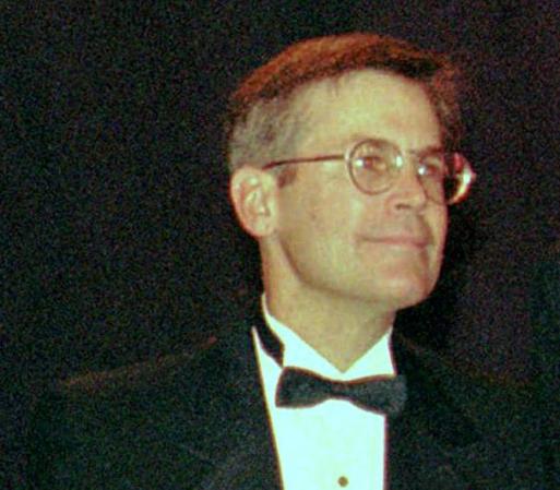 Jim Walton, de 64 años de edad, es jefe ejecutivo de Arvest Bank Group. Su fortuna es de $26,800 millones de dólares.<br /><br /><br />Fuente: Forbes