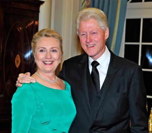 Hillary Clinton, Secretaria de Estado y su esposo, Bill Clinton, ex presidente de los Estados Unidos. Tras su fracaso a la nominación demócrata a la presidencia en el 2008, Hillary Clinton, cuatro años más tarde, se ve más fuerte que nunca, según Times. Mientras que la organización Clinton Global Initiative, del ex presidente adquiere cada día mayor fuerza e influencia global, señala la publicación.