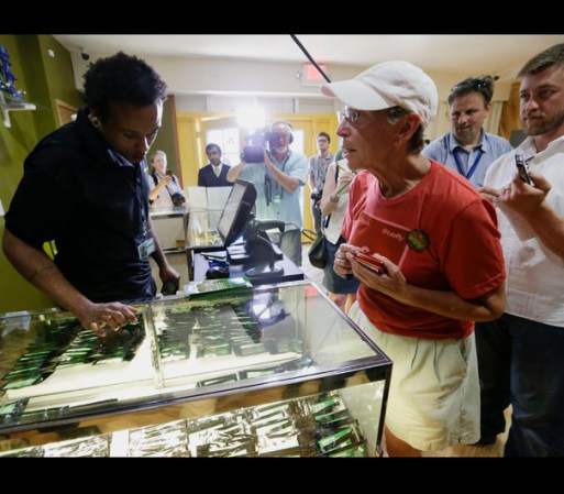 La ley de Washington permite la venta de 28 gramos (1 onza) de marihuana seca.