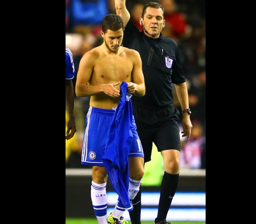 Eden Hazzard: Este talentoso futbolista belga tiene unos pechos que atraen la mirada de cualquiera pero su trasero es mejor aún.
