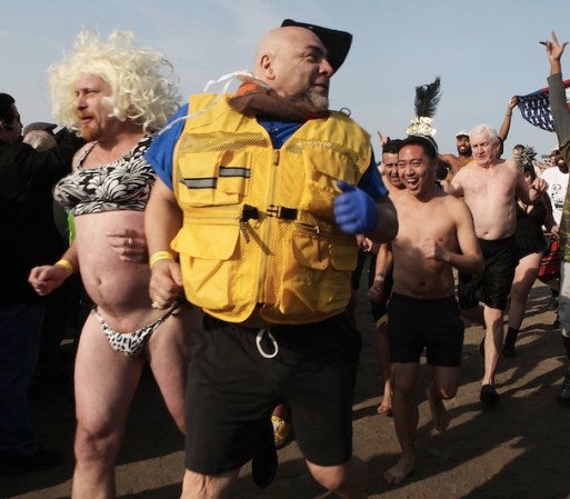 Aunque sea pleno enero, los participantes de esta actividad aprovechan para lucir sus cuerpos y sus bikinis.