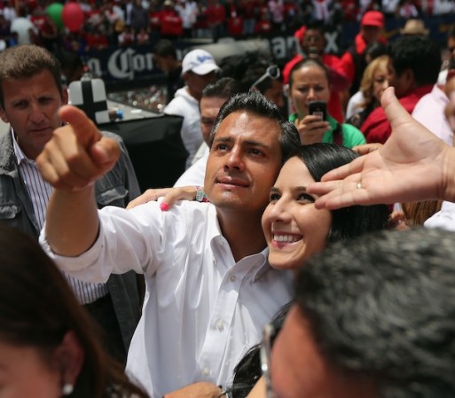 Enrique Peña Nieto realizó su último acto de campaña en el Estadio Azteca de la Ciudad de México.