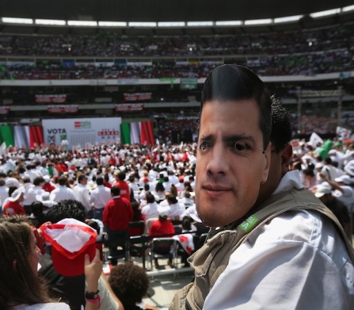 Enrique Peña Nieto realizó su último acto de campaña en el Estadio Azteca de la Ciudad de México.