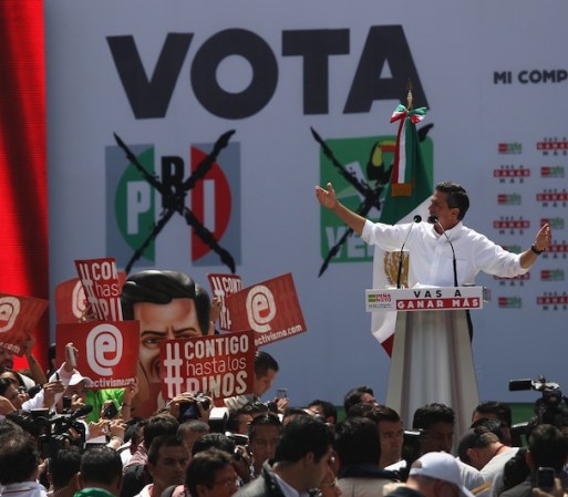 Enrique Peña Nieto realizó su último acto de campaña en el Estadio Azteca de la Ciudad de México.