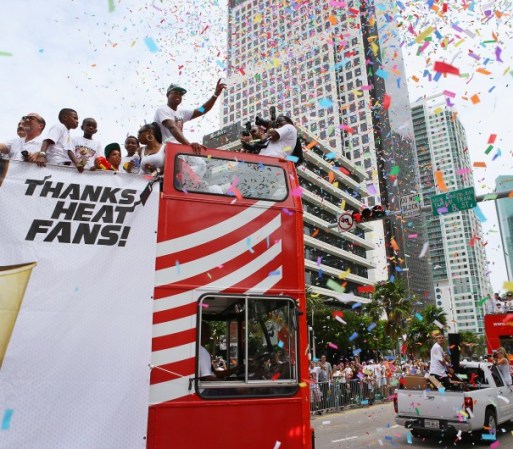 Los Heat prendieron a su paso durante el desfile y el gran festejo que culminó en la Miami Airlines Arena.
