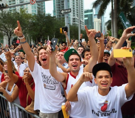 Los Heat prendieron a su paso durante el desfile y el gran festejo que culminó en la Miami Airlines Arena.