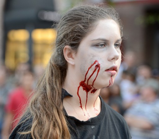Los jóvenes zombies apenas descubriendo los secretos del más allá.