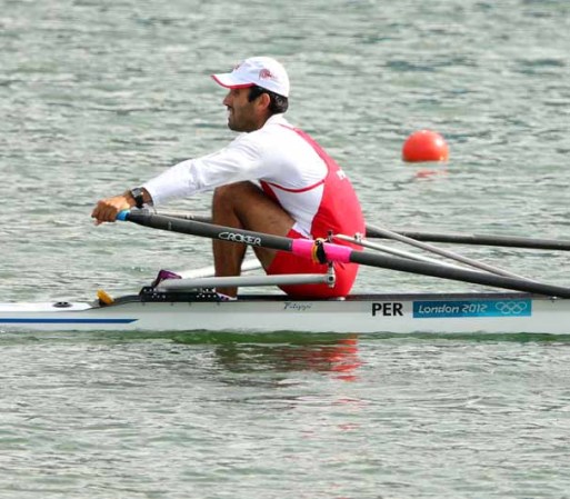 Victor Aspillaga Alayza, de Perú, compite en remo.
