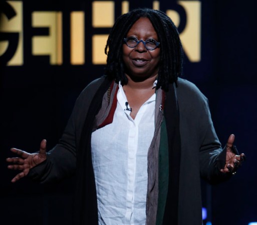 Whoopi Goldberg se unió a las voces de los demás astistas, solicitando la generosa ayuda de los televidentes.