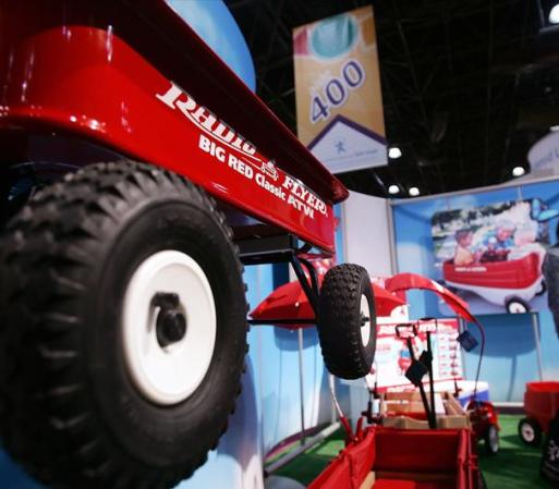 El cochecito Radio Flyer Wagon, ha divertido a niños desde los años 50