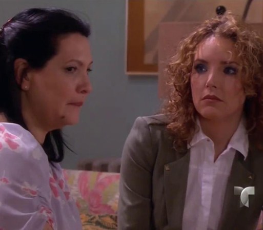 Paula le cuenta a Begoña que Humberto ya sabe del embarazo de Amanda. Begoña dice que no va a permitir que ese bebé nazca.
