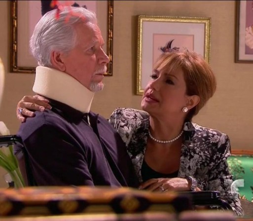 Gaspar es dado de alta y regresa a su casa.