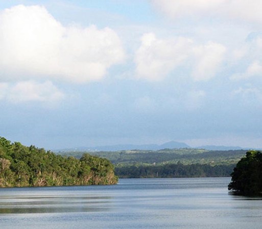 Lago Guajataca es un embalse ubicado entre los municipios de San Sebastián, Quebradillas e Isabela, en Puerto Rico. Este lago artificial fue creado en 1929.