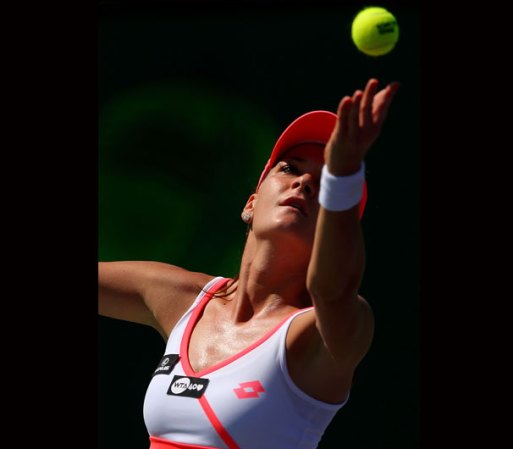 Las tenistas más aguerridas del US Open 2013 que se disputa en Key Byscane, Florida atrapan todas las miradas. Al torneo asisten las más destacadas del ranking mundial. Sus muecas no dejan de sorprender mientras intentan ganar cada partido. En la foto Agnieszka Radwanska, la tenista polaca.