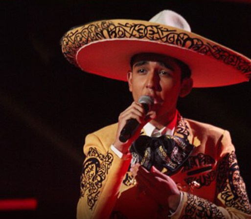 Alan es un joven con una voz madura y potente. Tiene 14 años y es de Phoenix Arizona. Los tres coaches quedaron alucinados con su tesitura; pero él optó por unirse a Roberto Tapia.