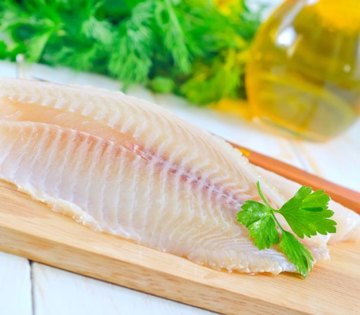 Barramundi. Tiene la mitad de calorías que un salmón pero igual cantidad de ácidos grasos Omega-3, es una excelente opción rica en nutrientes.