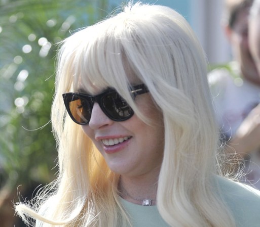 Lindsay Lohan también llamó la atención al mostrar un rostro singularmente hinchado, un supuesto efecto secundario del consumo de cocaina.