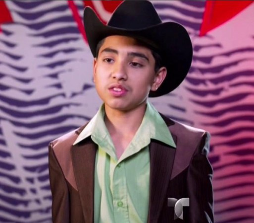 Edgar de Ontario, California, llegó a La Voz Kids con el sueño de triunfar en la música y que uno de los coaches se interesara por él, logró entrar al Team Tapia.