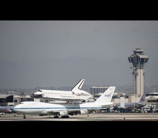 Después de unas semanas, el Endeavour abandonará el aeropuerto para ser llevado a su casa permanente, el Centro de Ciencias de California, ubicado muy cerca del centro de Los Ángeles.